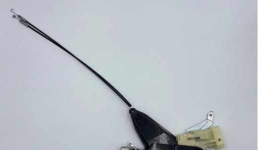 Toyota Corolla Altis ZZE121 Front Door / Right Inner Lock